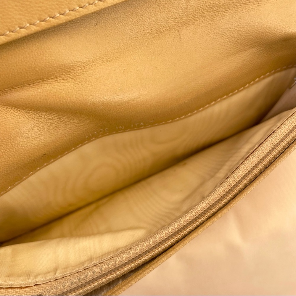 CHANEL Mustard Crossbody Bag with Chain - Picture 6 of 12